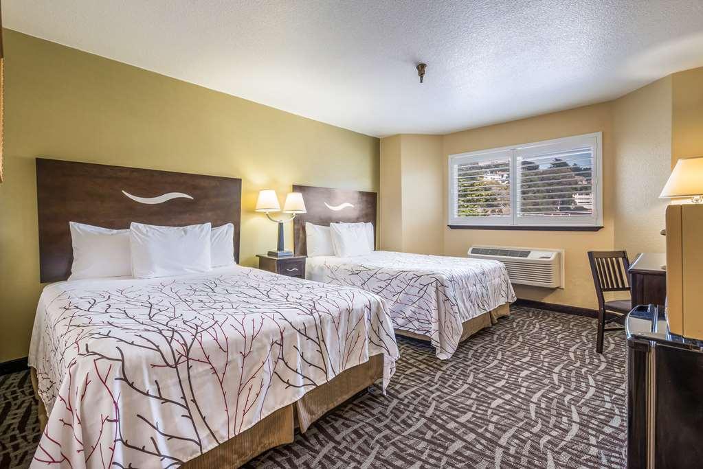 Pacific Drift San Francisco Pacifica Motel Room photo